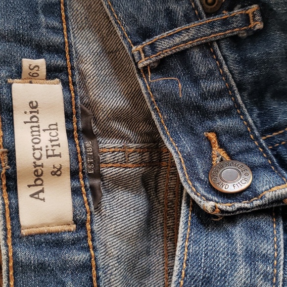 WOMENS JEANS ABERCROMBIE AND FITCH BOOT CUT SIZE 6 SHORT - Picture 2 of 3